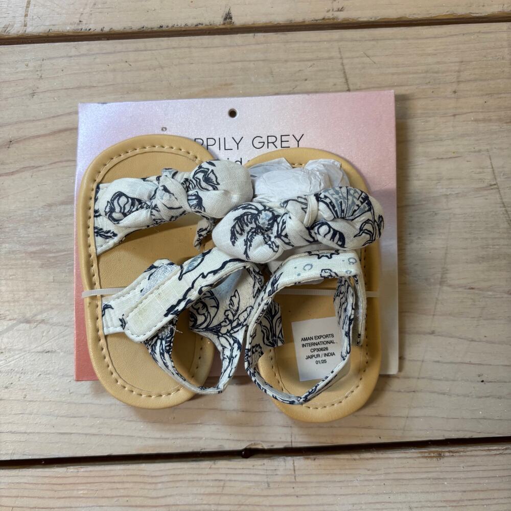 Happily Grey Kids NWT Toddler Girls' Blue Floral Sandals Size 4